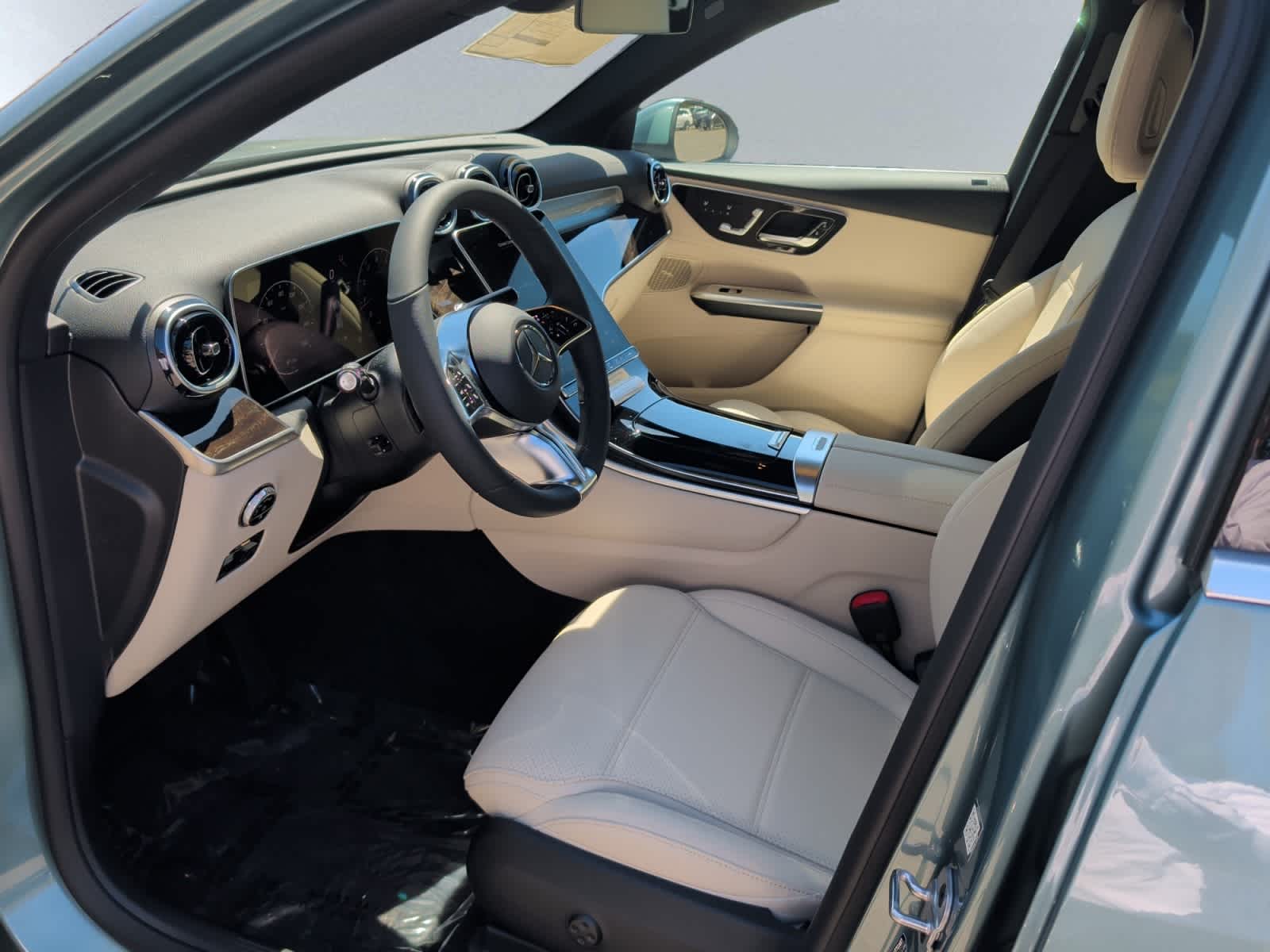 new 2026 Mercedes-Benz GLC 300 car