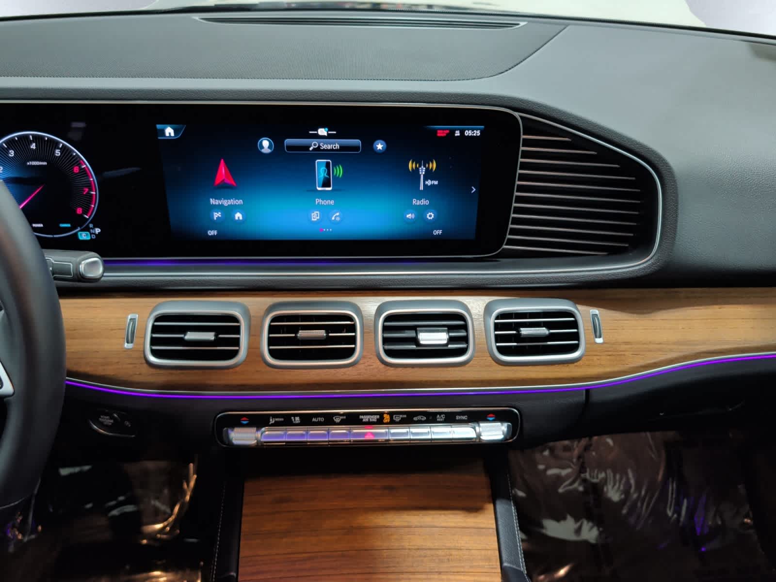 used 2025 Mercedes-Benz GLE 450 car, priced at $67,998