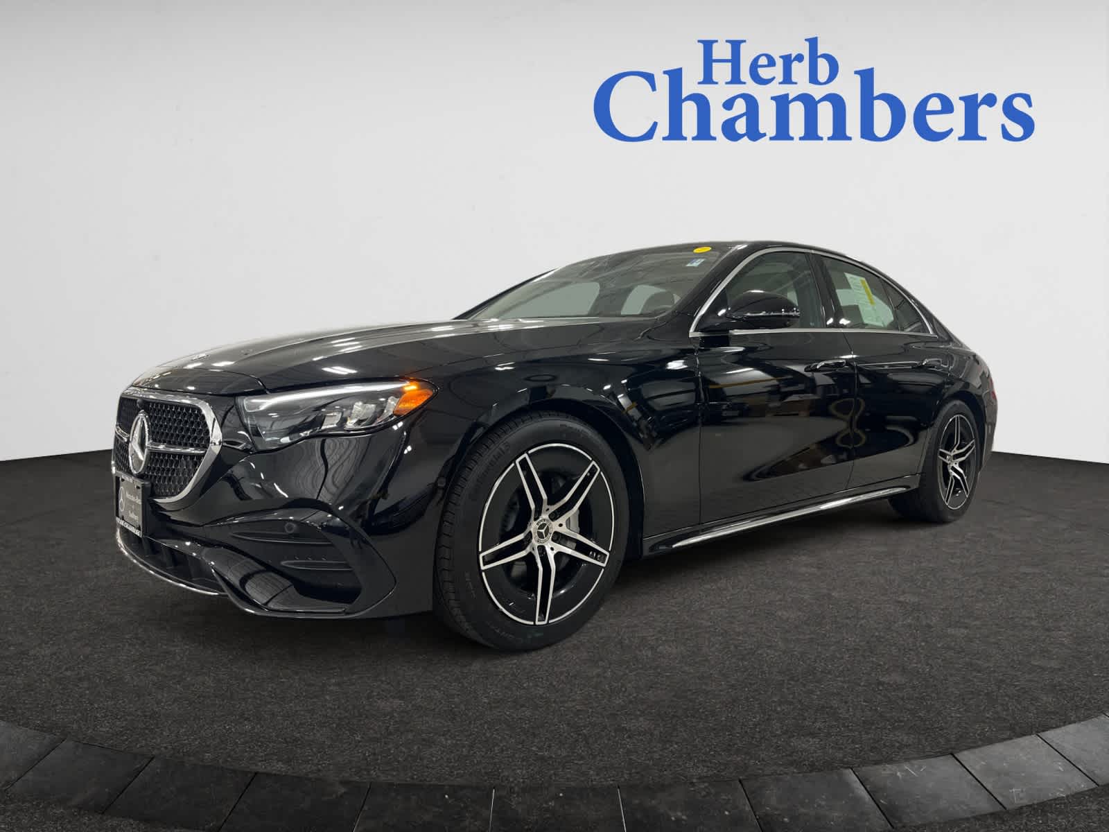 2025 Mercedes Benz E 350 4MATIC Sedan photo 4