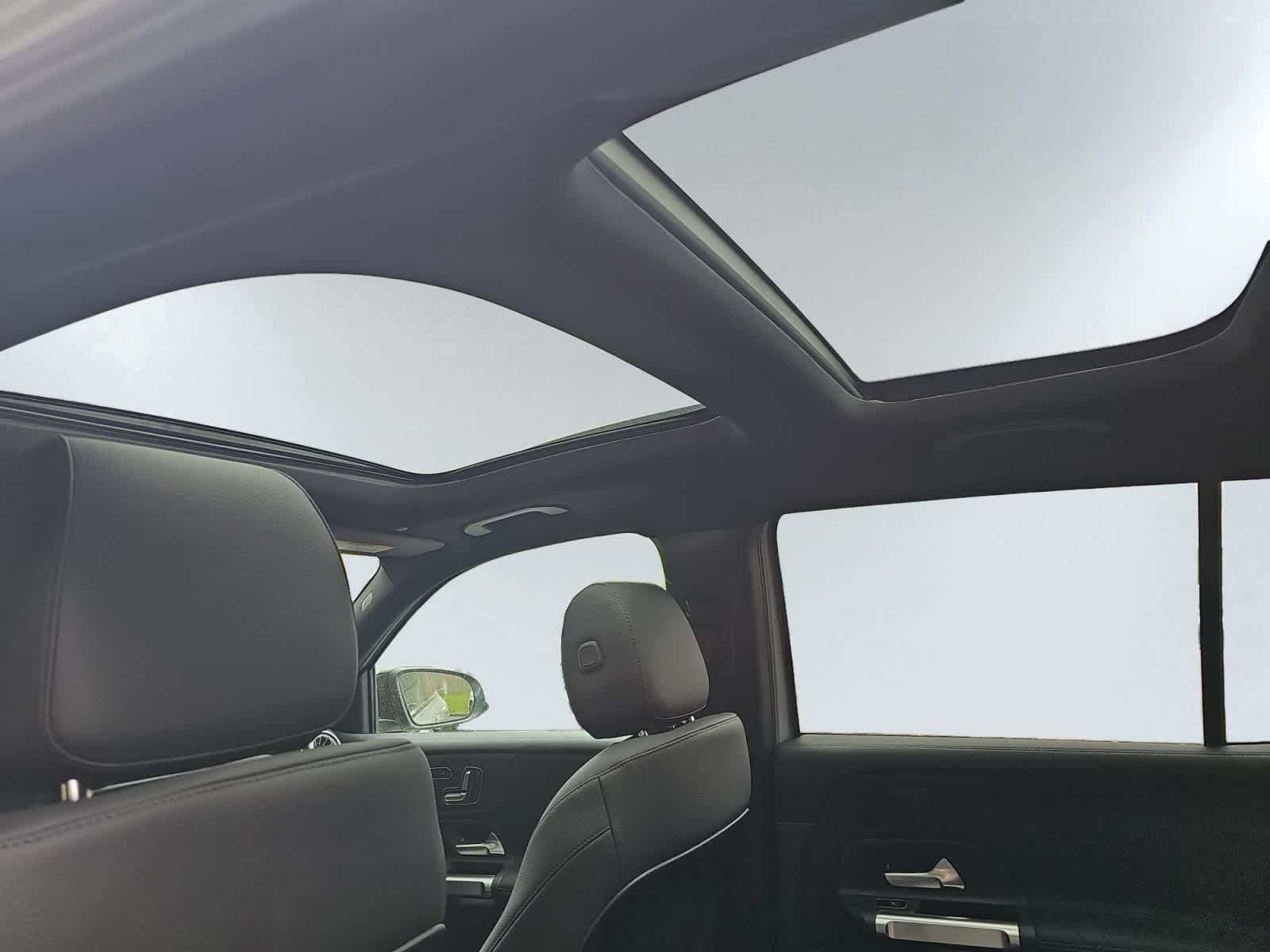 new 2026 Mercedes-Benz GLB 250 car