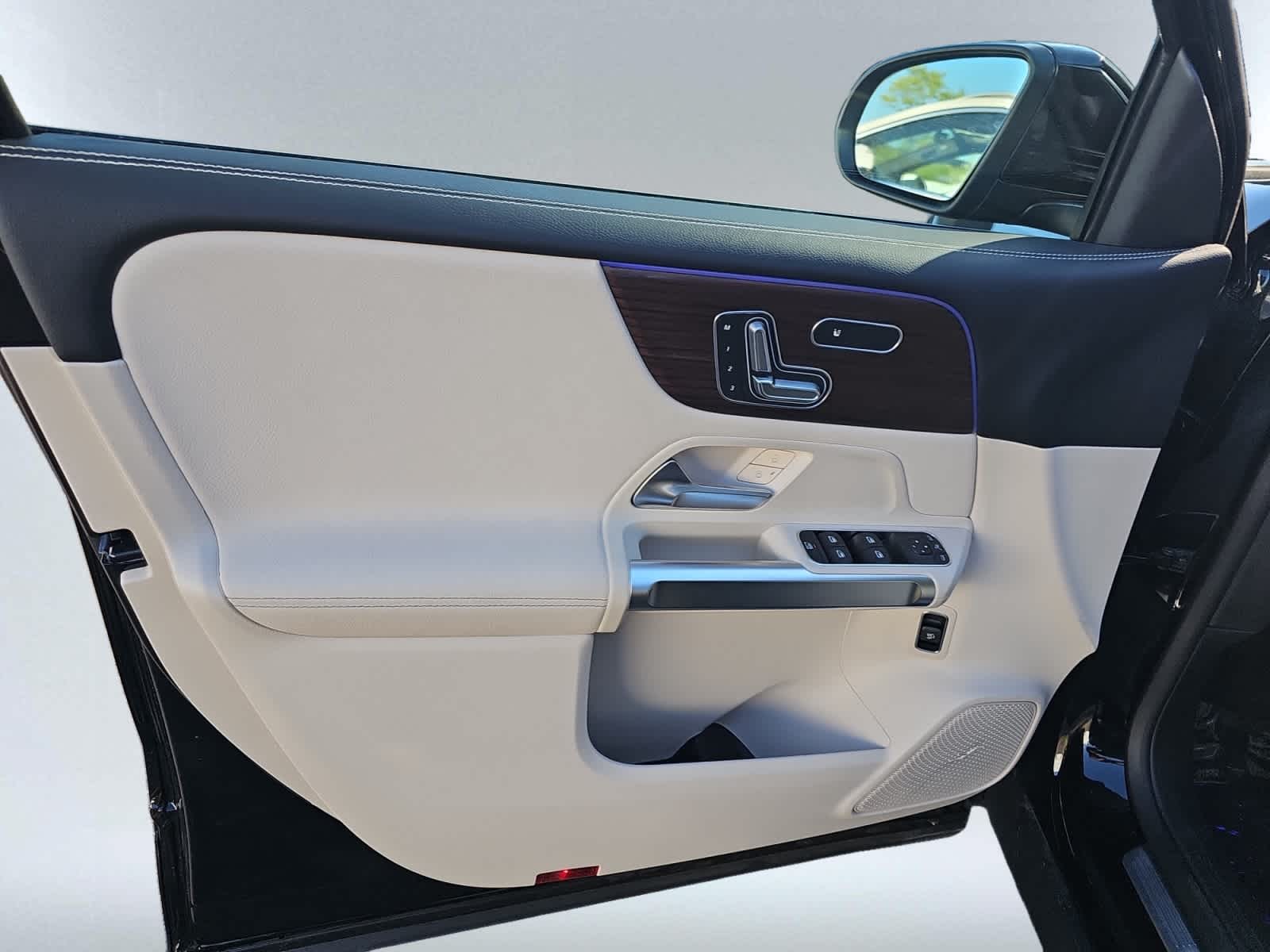 new 2026 Mercedes-Benz GLB 250 car