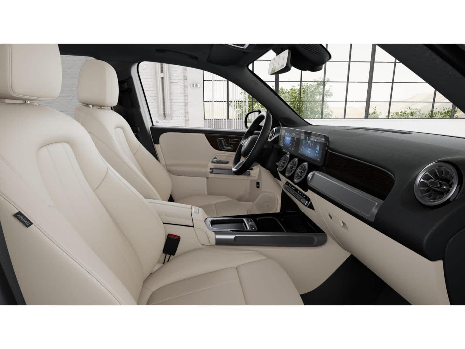 2026 Mercedes Benz GLB 250 4MATIC photo 3