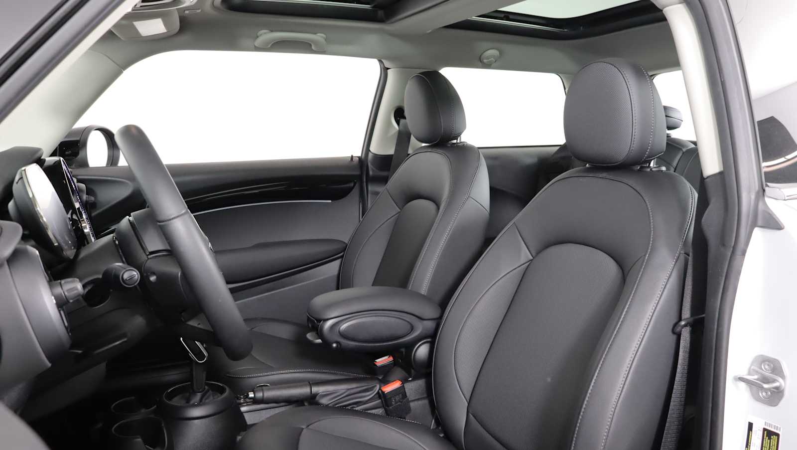 used 2023 MINI Hardtop 2 Door car, priced at $23,878