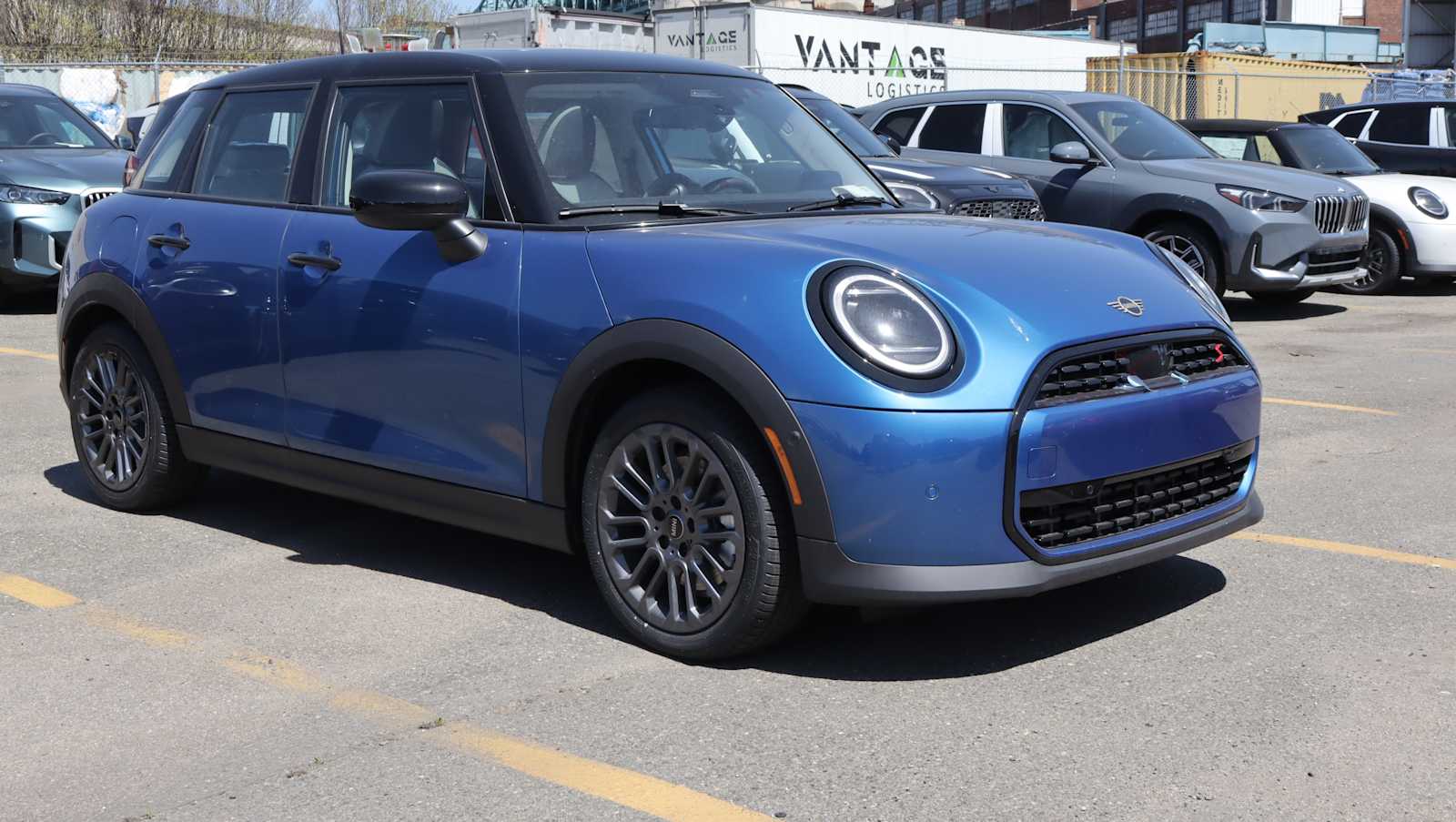 2026 MINI Hardtop Cooper S's photo