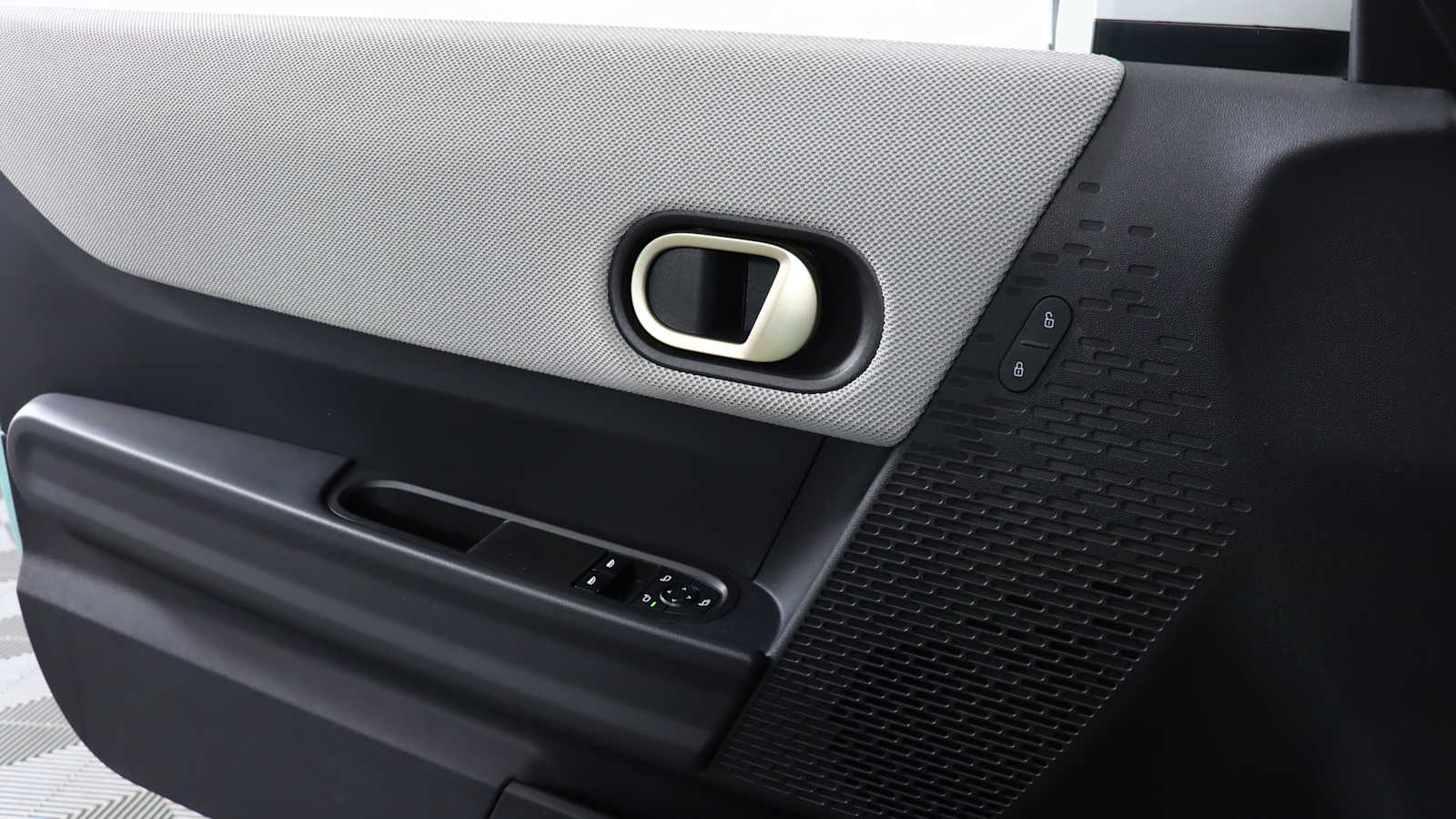 used 2025 MINI Hardtop 2 Door car, priced at $29,821