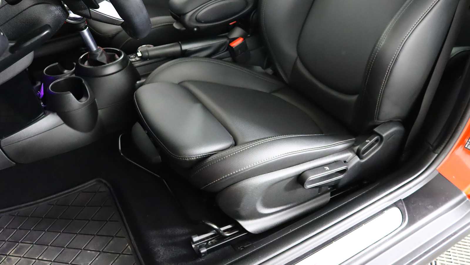 used 2019 MINI Hardtop 2 Door car, priced at $19,036