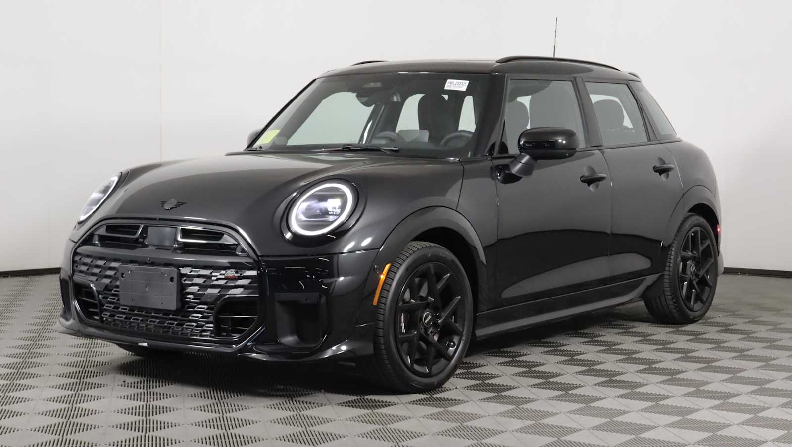 used 2025 MINI Hardtop 4 Door car, priced at $35,778