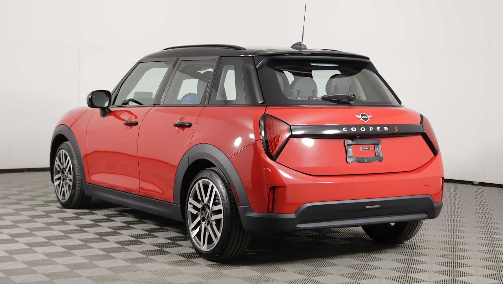 used 2025 MINI Hardtop 4 Door car, priced at $32,550