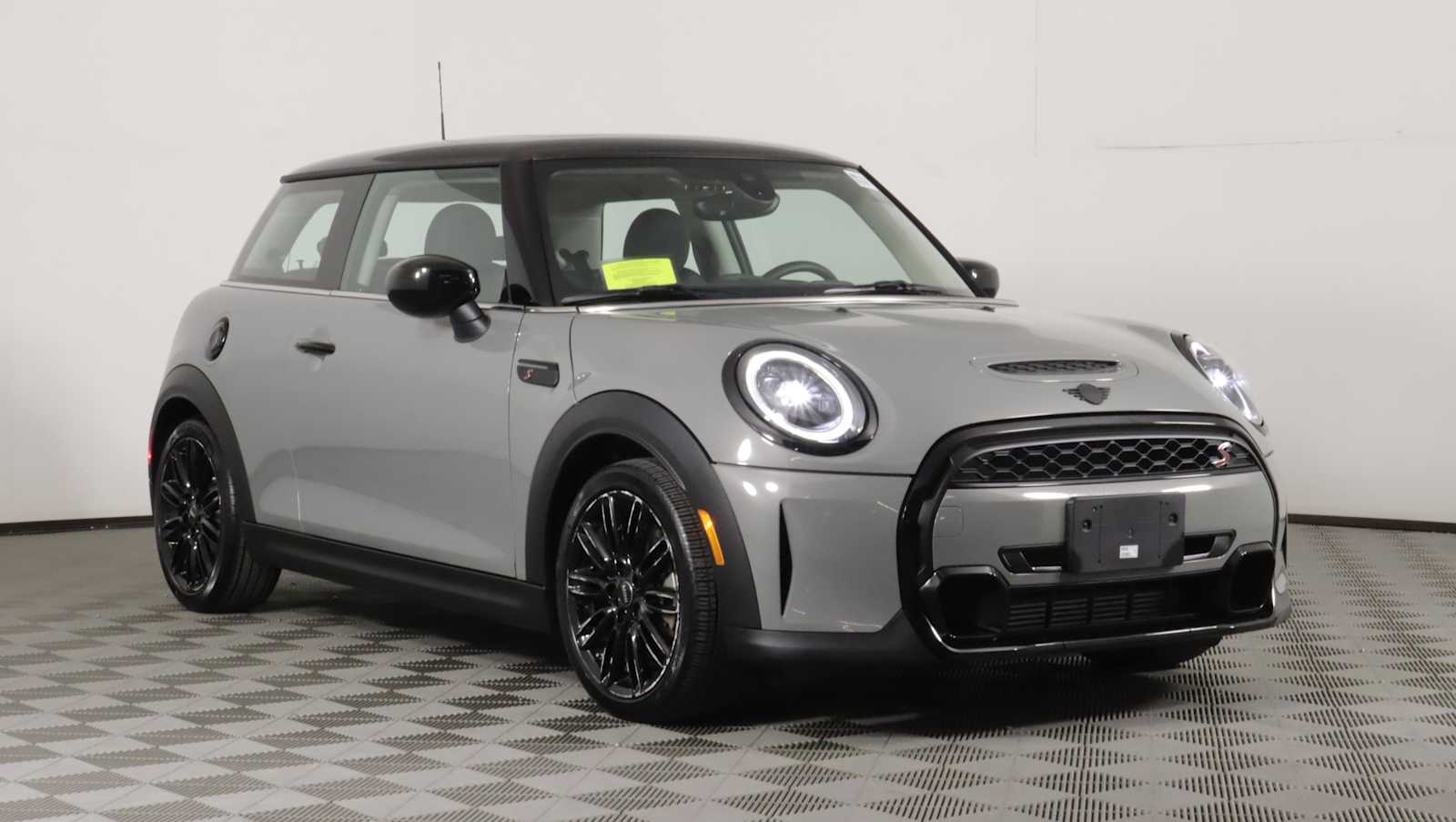used 2023 MINI Hardtop 2 Door car, priced at $26,683
