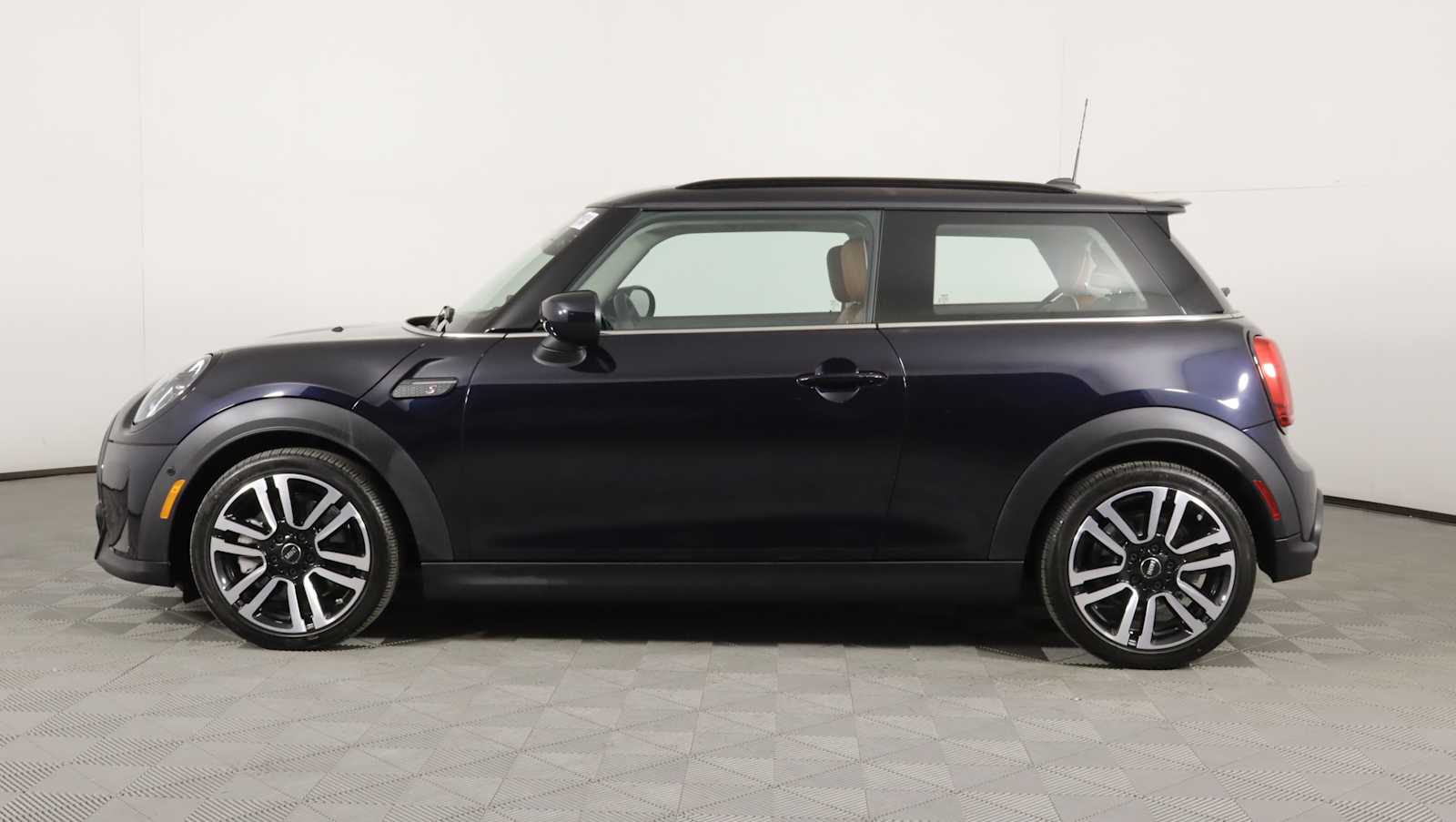 used 2023 MINI Hardtop 2 Door car, priced at $28,761