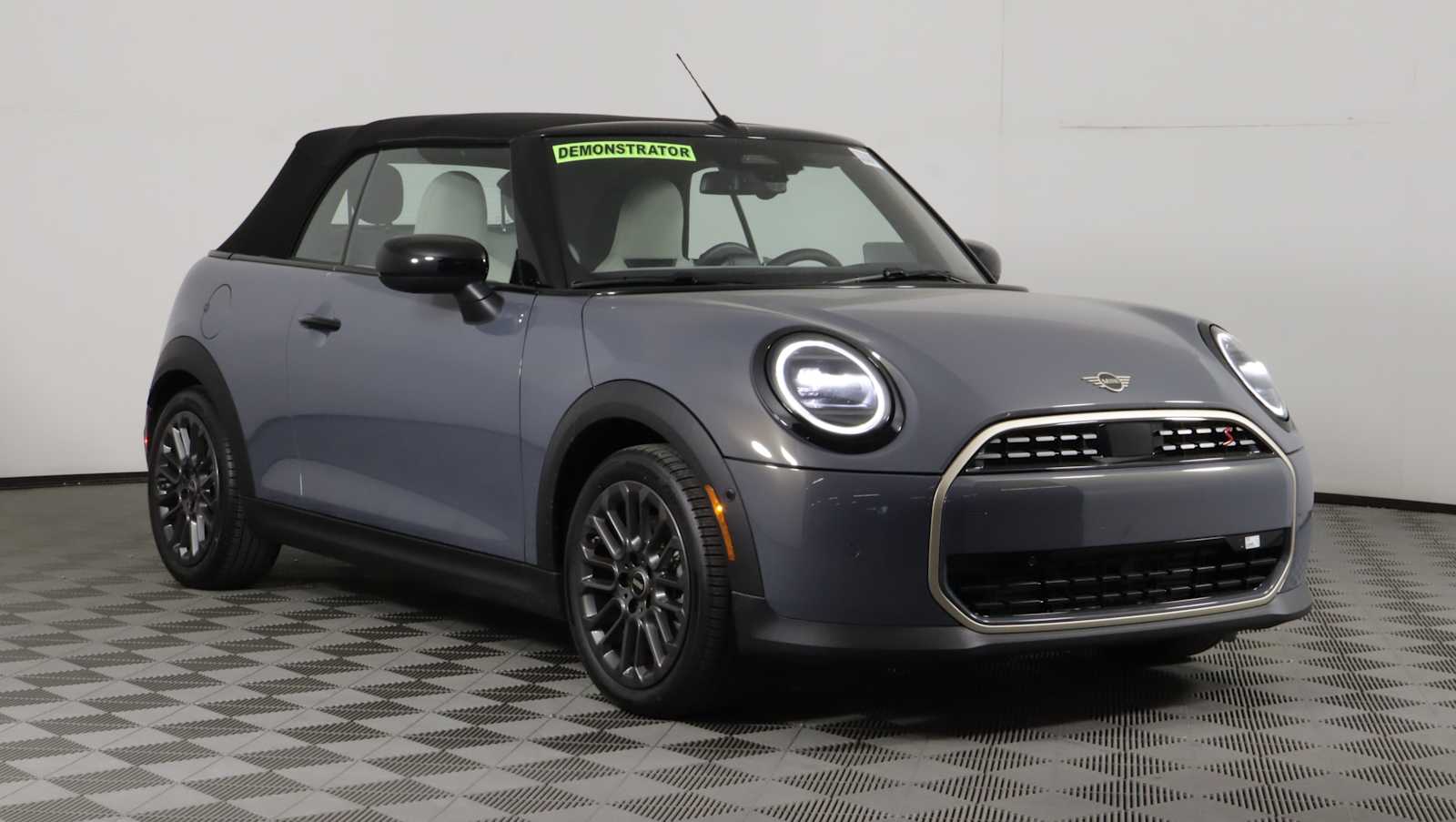 2026 MINI Convertible Cooper S's photo