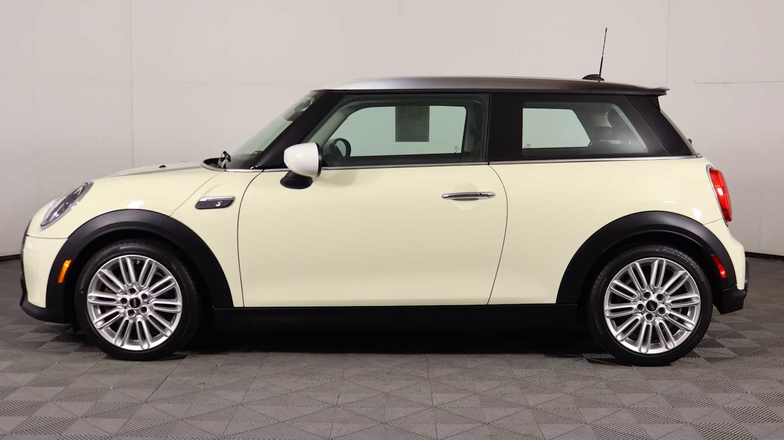 2023 Mini Cooper 2 Door Hardtop S photo 4