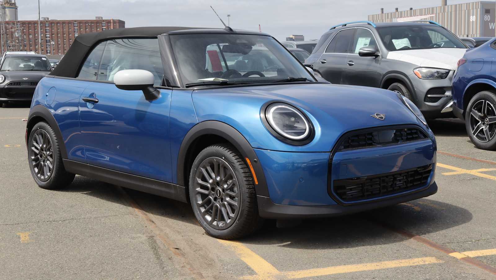 2026 MINI Convertible Cooper Signature's photo