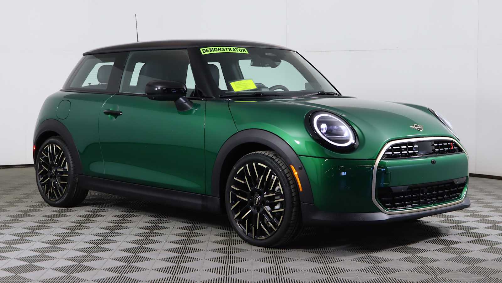 2026 MINI Hardtop Cooper S's photo