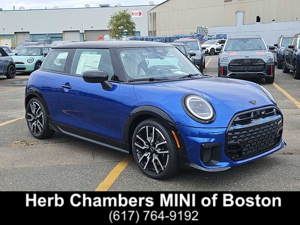 2026 MINI Hardtop 2 Door S's photo