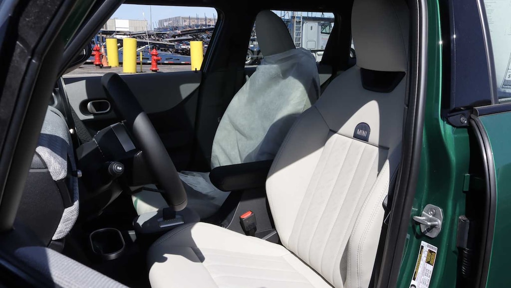 New 2026 MINI 4 Door Signature Plus Sedan