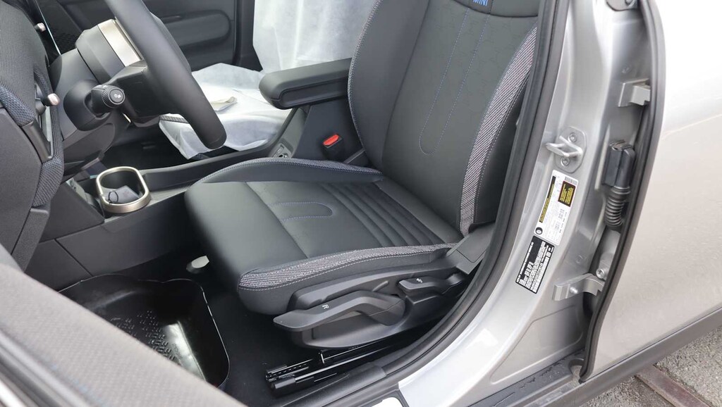 New 2026 MINI 4 Door Signature Plus Sedan