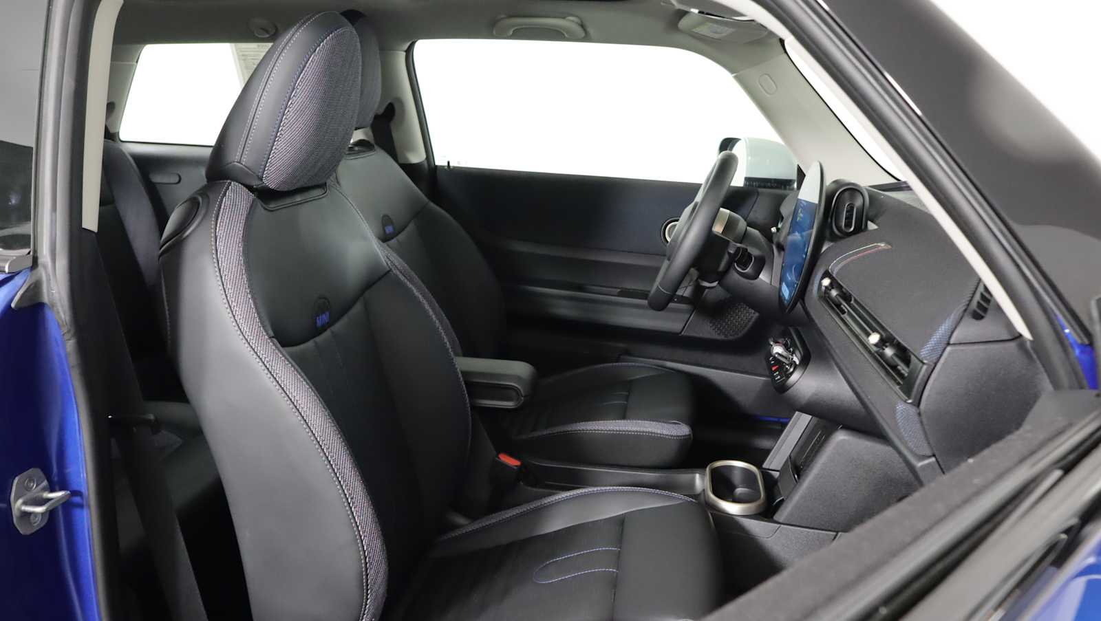 used 2025 MINI Hardtop 2 Door car, priced at $30,998