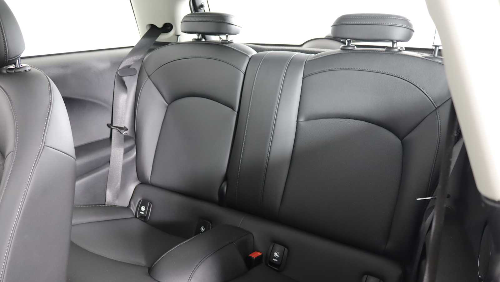 used 2023 MINI Hardtop 2 Door car, priced at $23,878