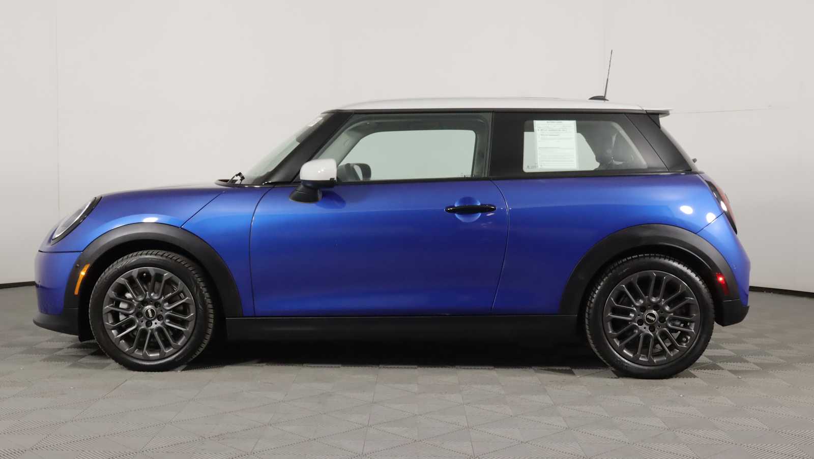 used 2025 MINI Hardtop 2 Door car, priced at $30,998