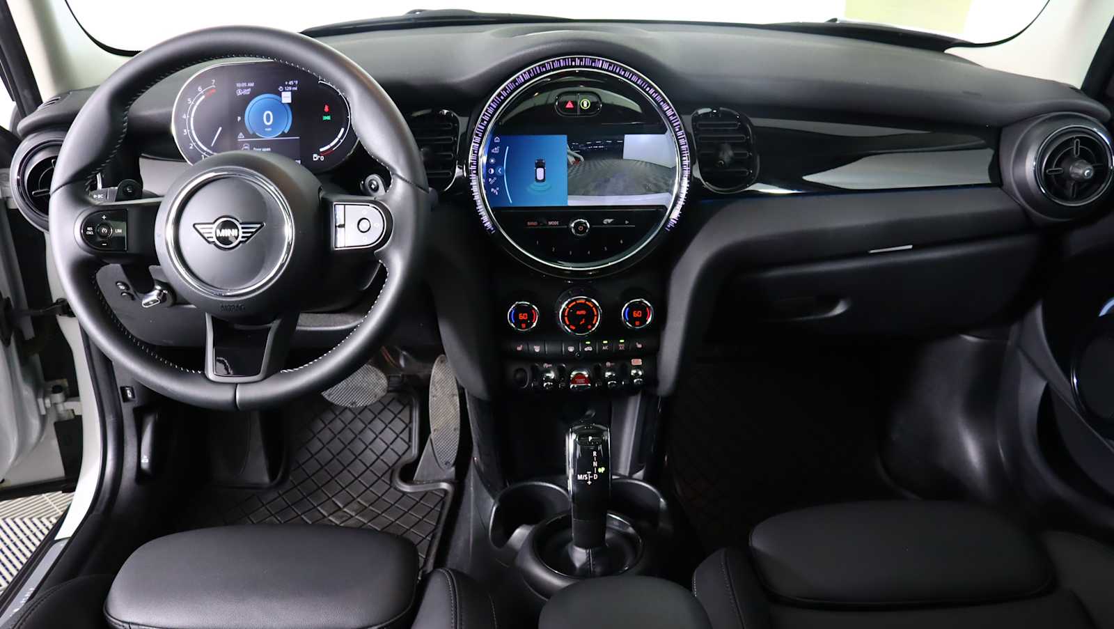 used 2023 MINI Hardtop 4 Door car, priced at $23,558