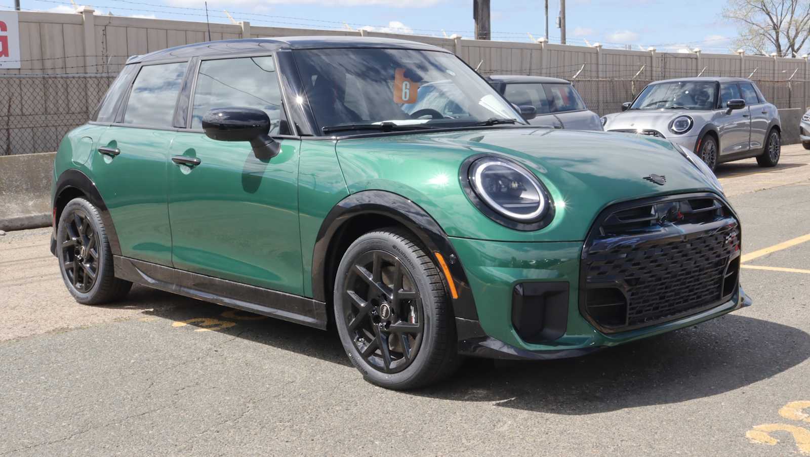 2026 MINI Hardtop Cooper S's photo