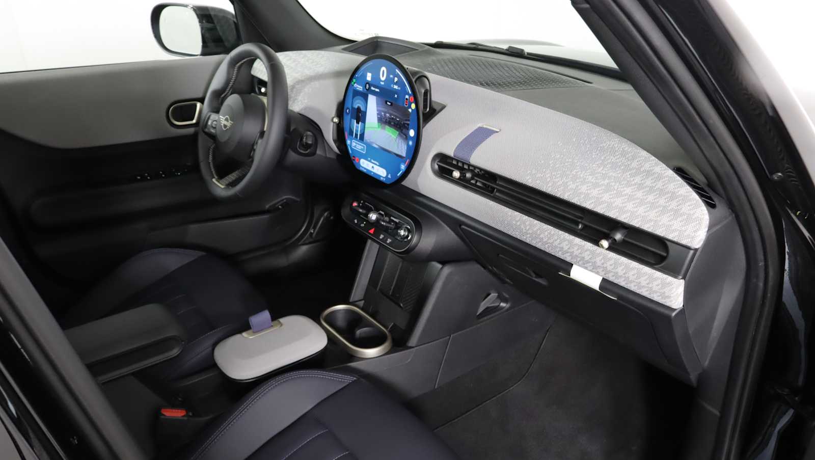 used 2025 MINI Hardtop 4 Door car, priced at $32,798