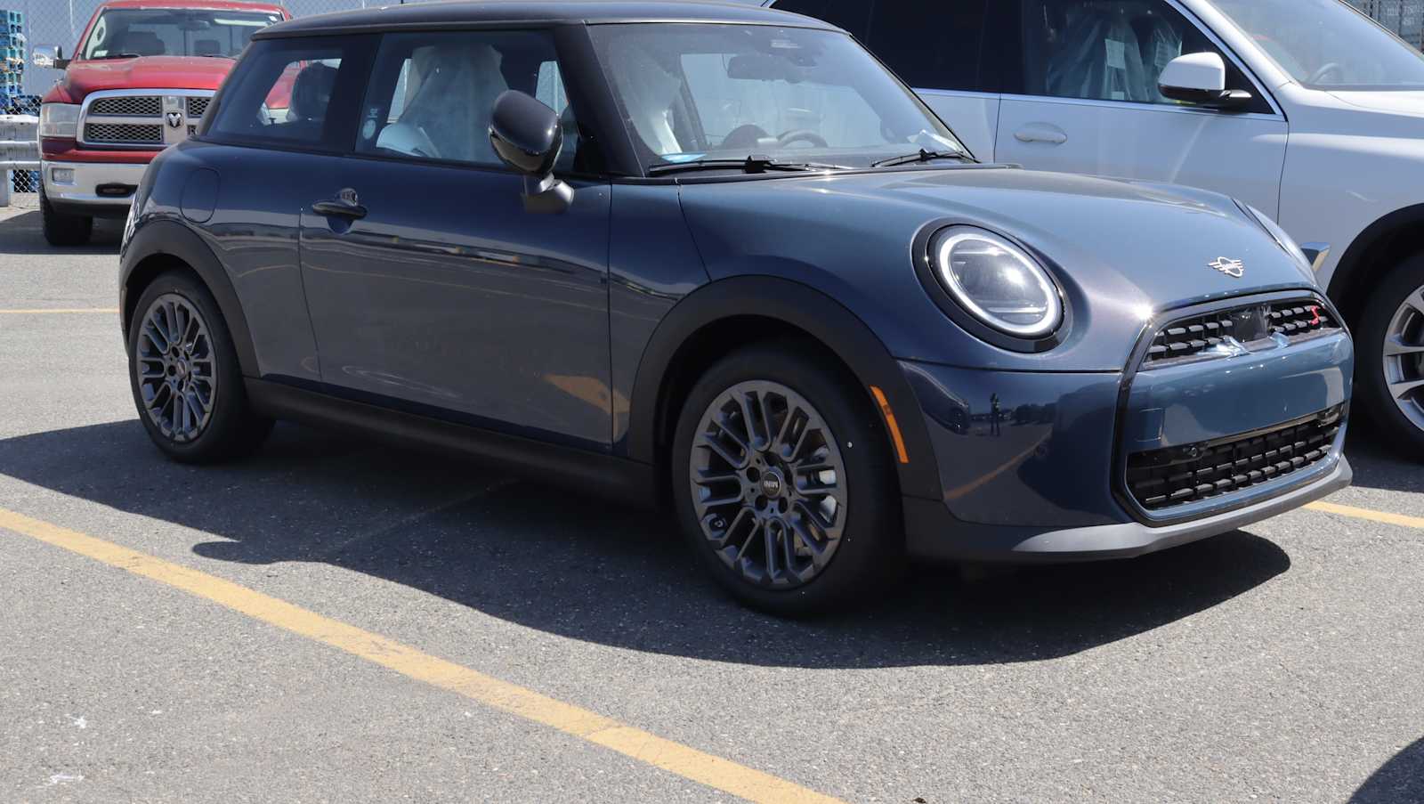 2026 MINI Hardtop Cooper S's photo