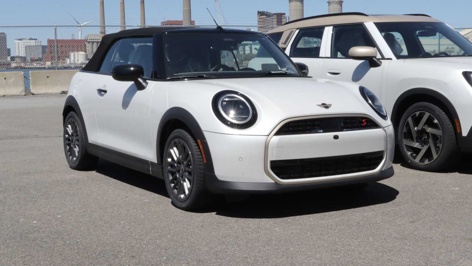 2026 MINI Convertible Cooper S's photo