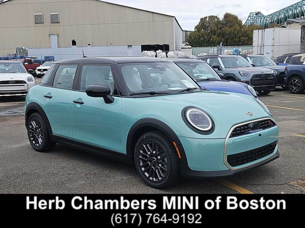 2026 MINI Hardtop 4 Door S's photo