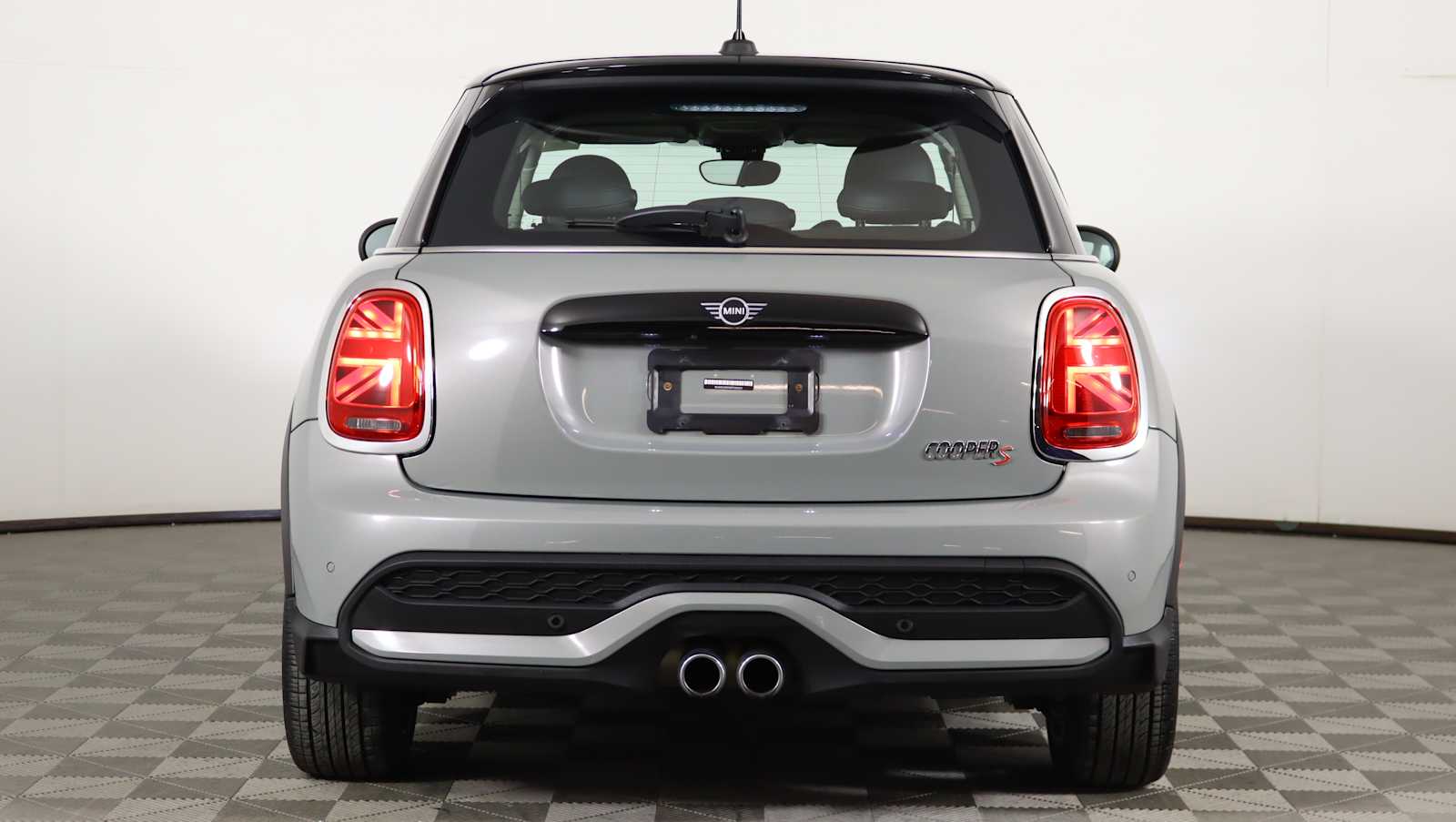 used 2023 MINI Hardtop 4 Door car, priced at $23,134