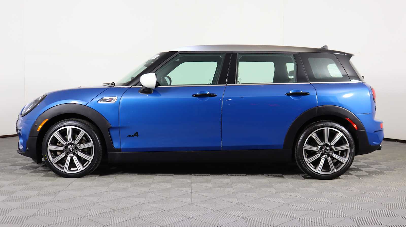 2023 Mini Clubman Base S ALL4 photo 4