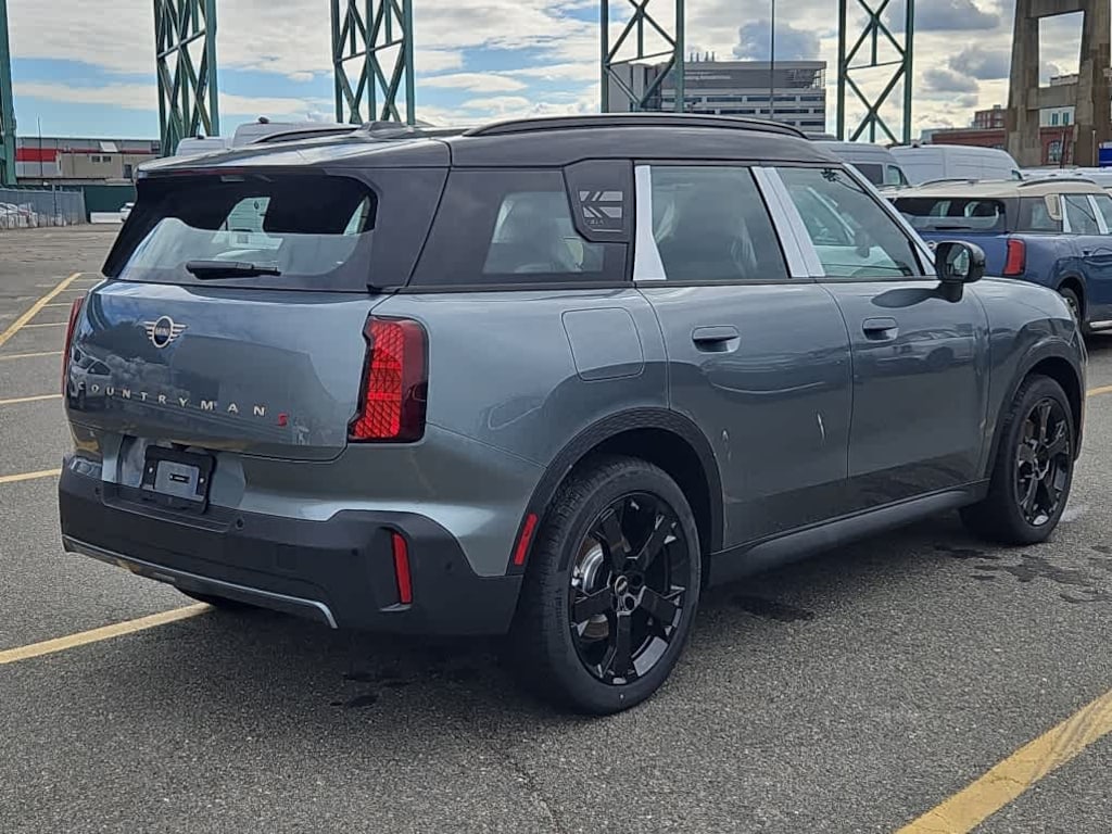 New 2026 MINI Countryman Signature Plus SUV