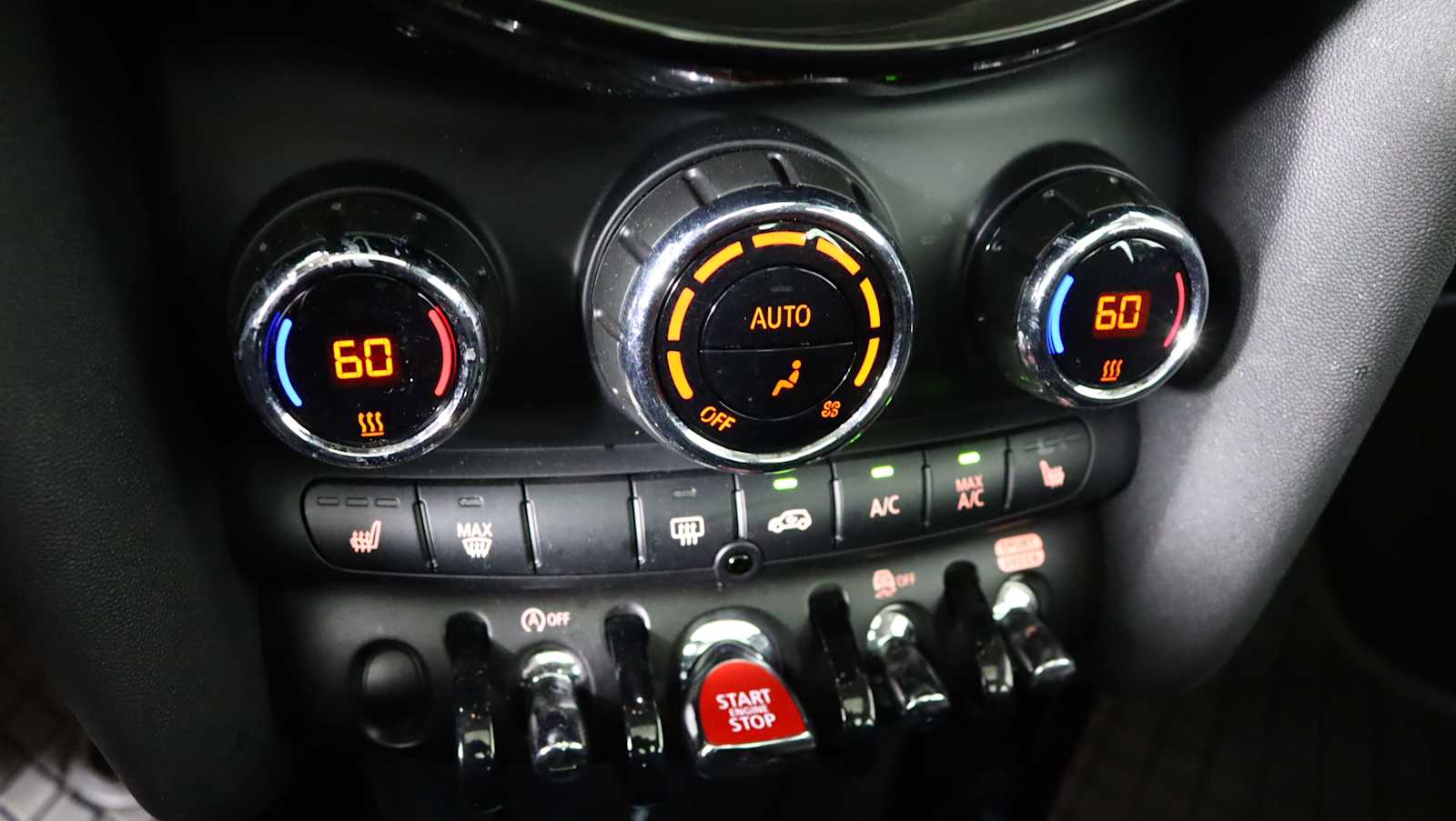 used 2023 MINI Hardtop 4 Door car, priced at $23,558