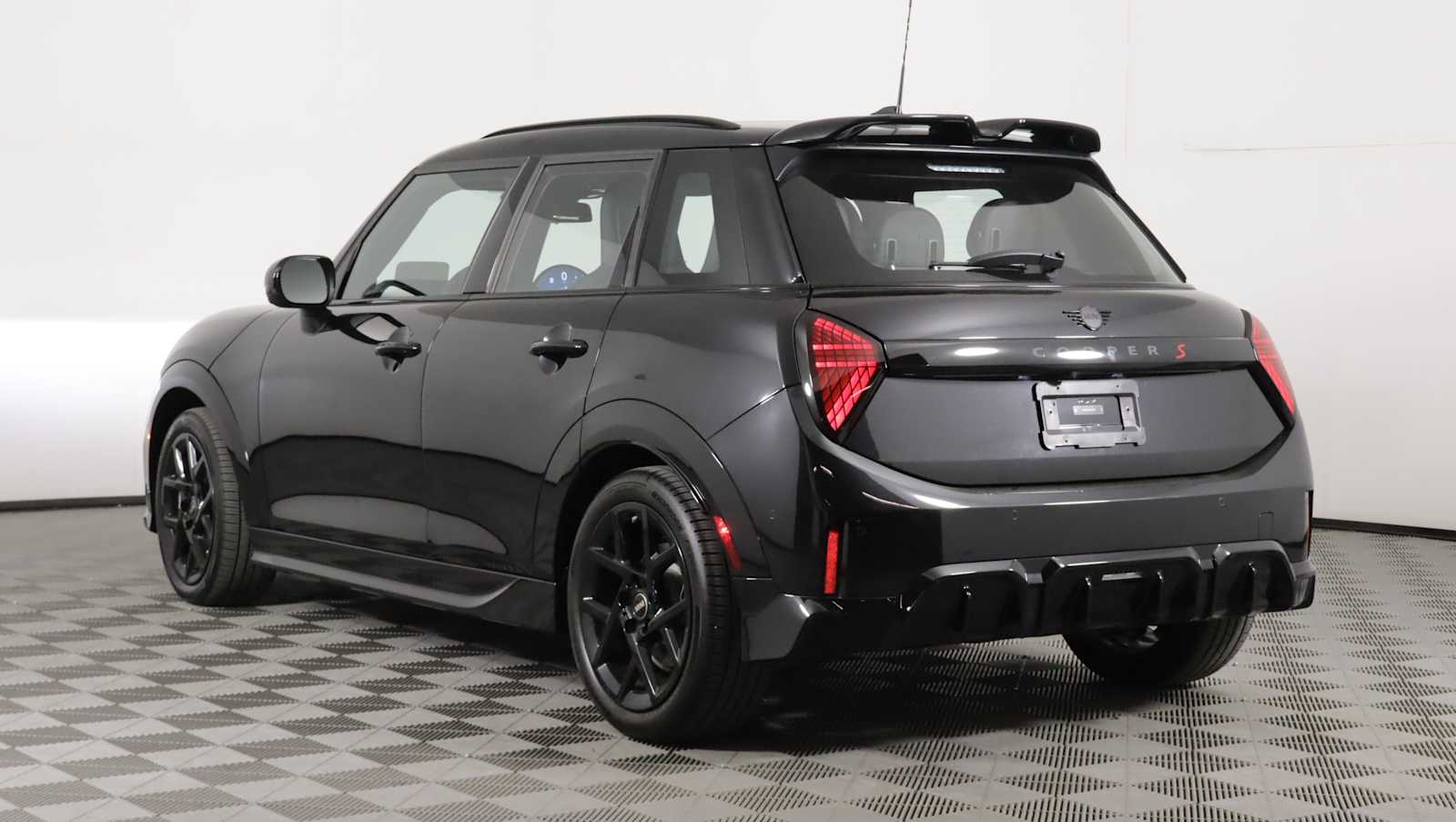 used 2025 MINI Hardtop 4 Door car, priced at $35,778