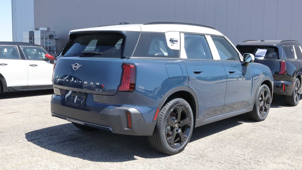 New 2026 MINI Countryman Signature Plus SUV