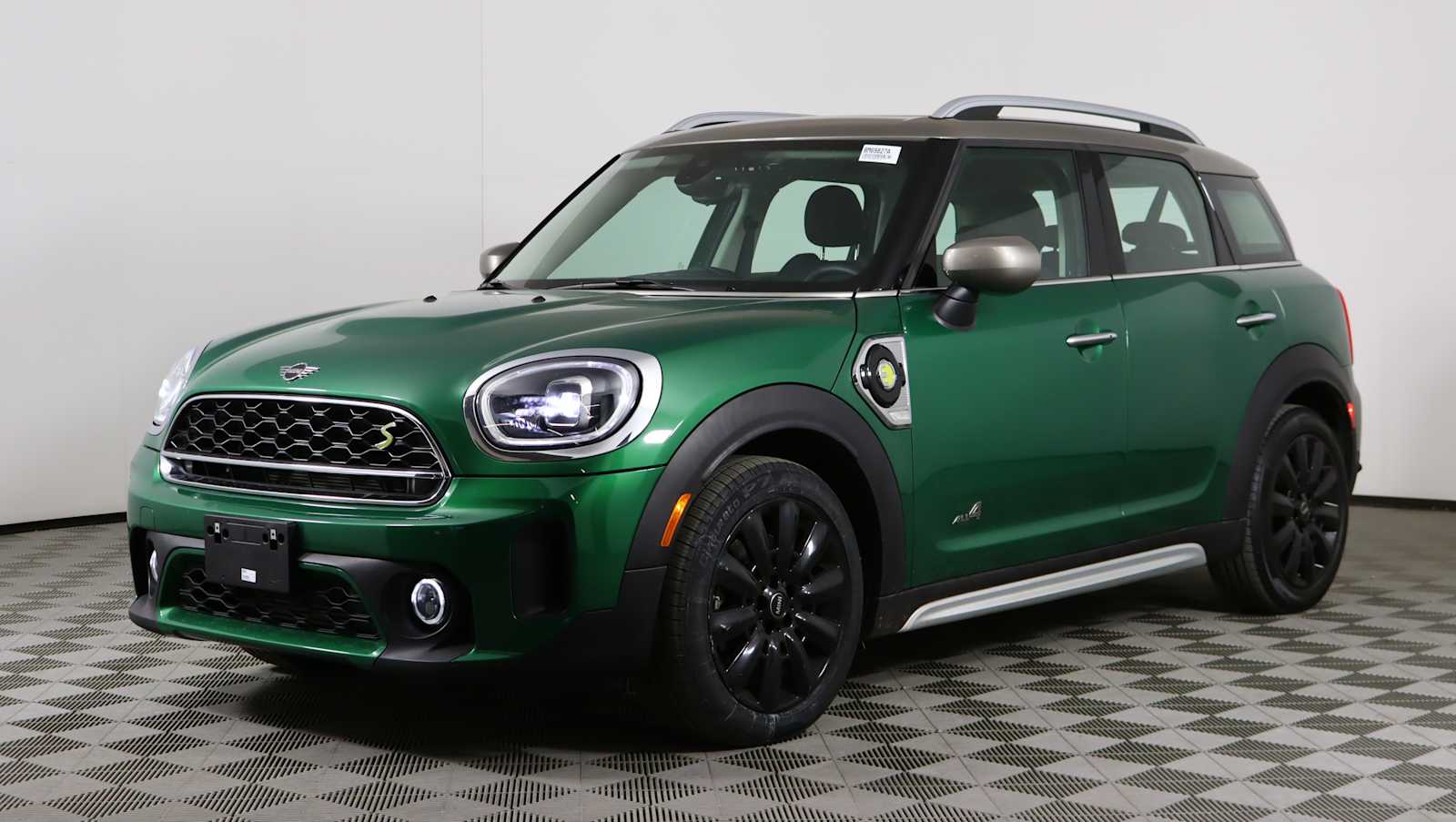 View vehicle photo 3