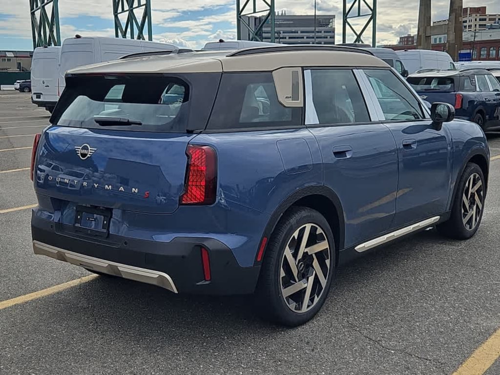New 2026 MINI Countryman Signature Plus SUV