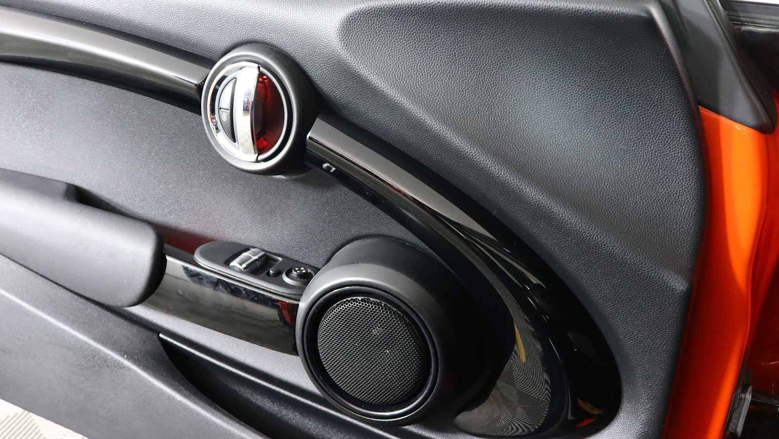 used 2019 MINI Hardtop 2 Door car, priced at $19,036