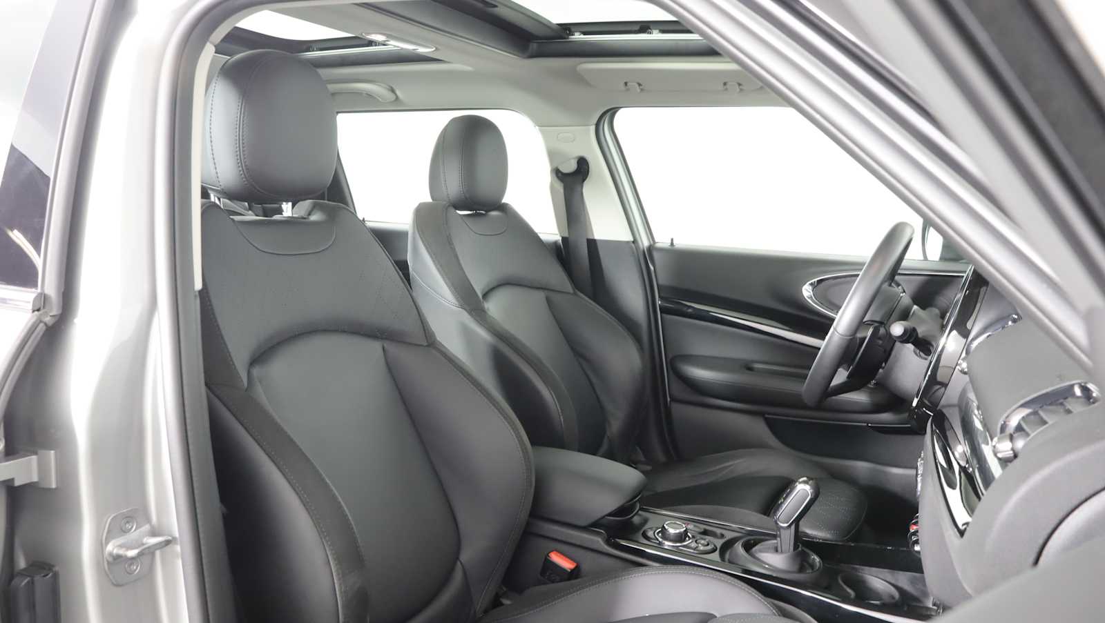 used 2023 MINI Clubman car, priced at $28,636