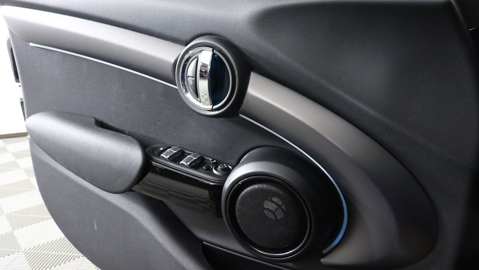 used 2023 MINI Hardtop 4 Door car, priced at $26,035