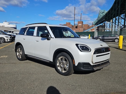 2025 MINI Countryman Signature Plus SUV
