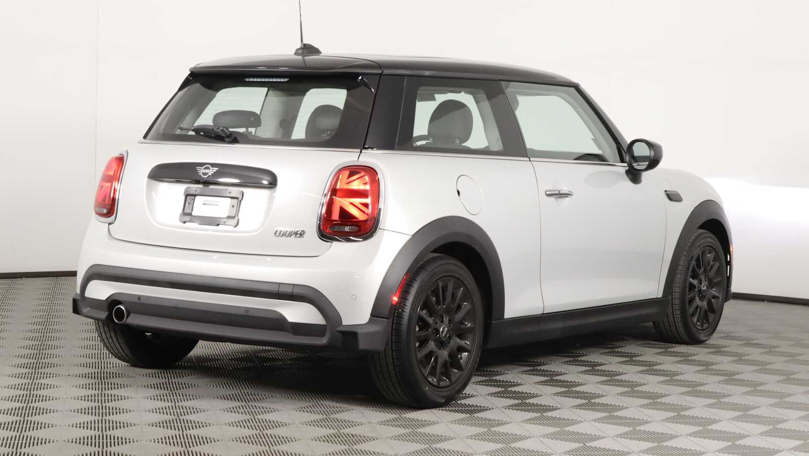 used 2023 MINI Hardtop 2 Door car, priced at $23,878
