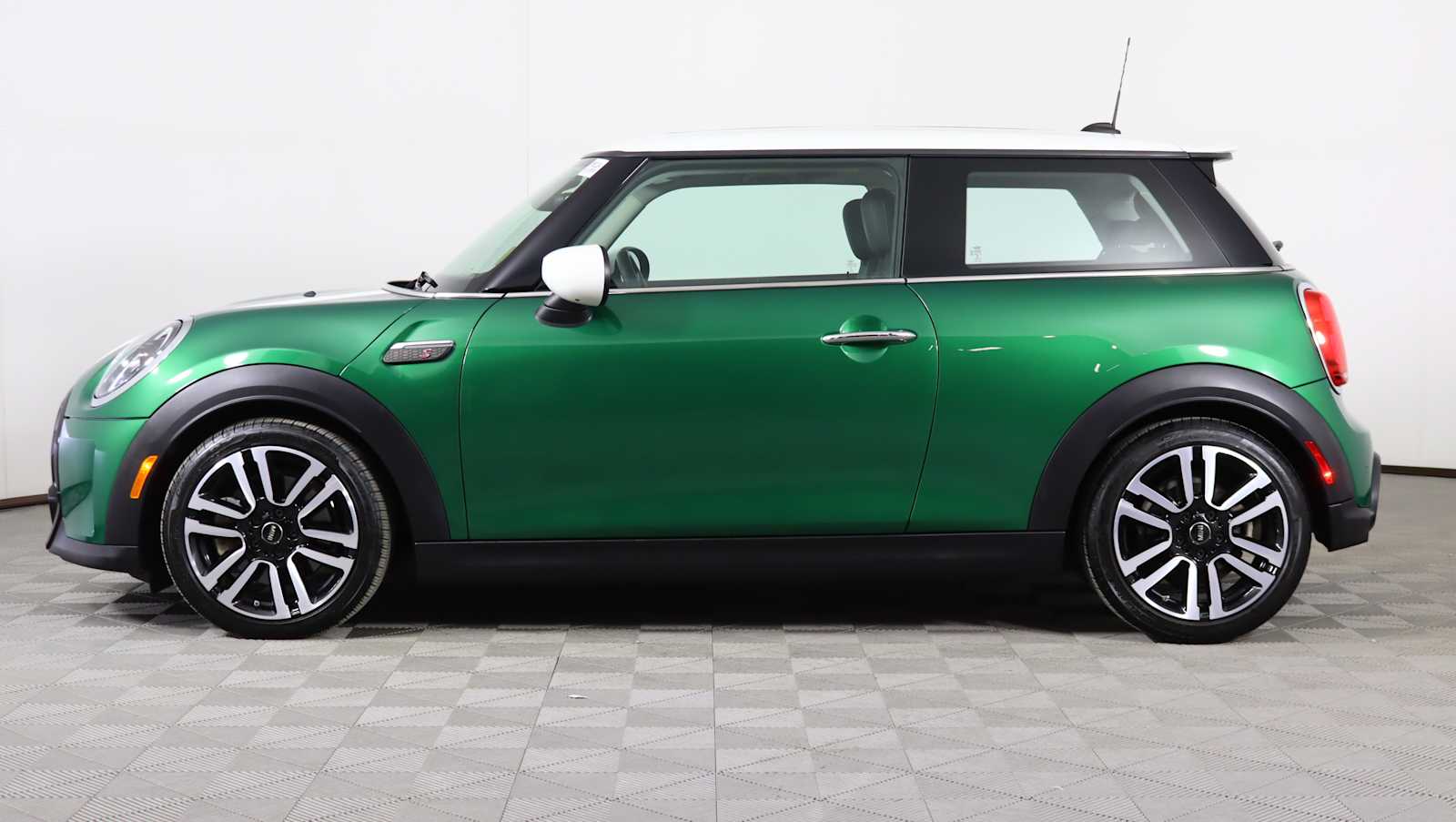 used 2023 MINI Hardtop 2 Door car, priced at $23,771