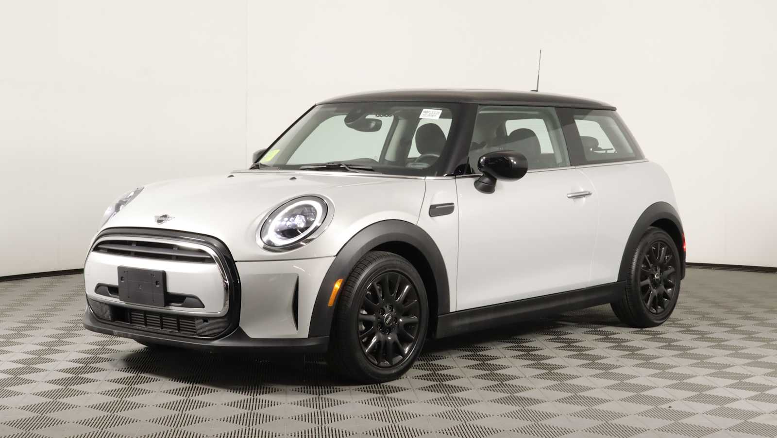 used 2023 MINI Hardtop 2 Door car, priced at $23,878
