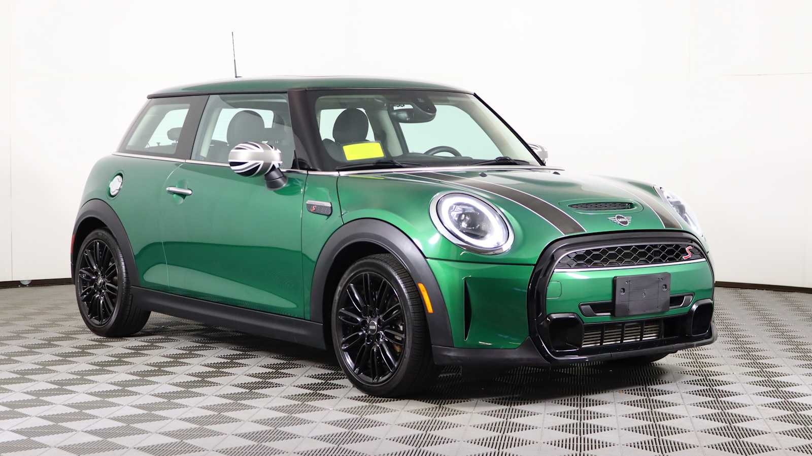 2024 MINI Hardtop 2 Door S's photo