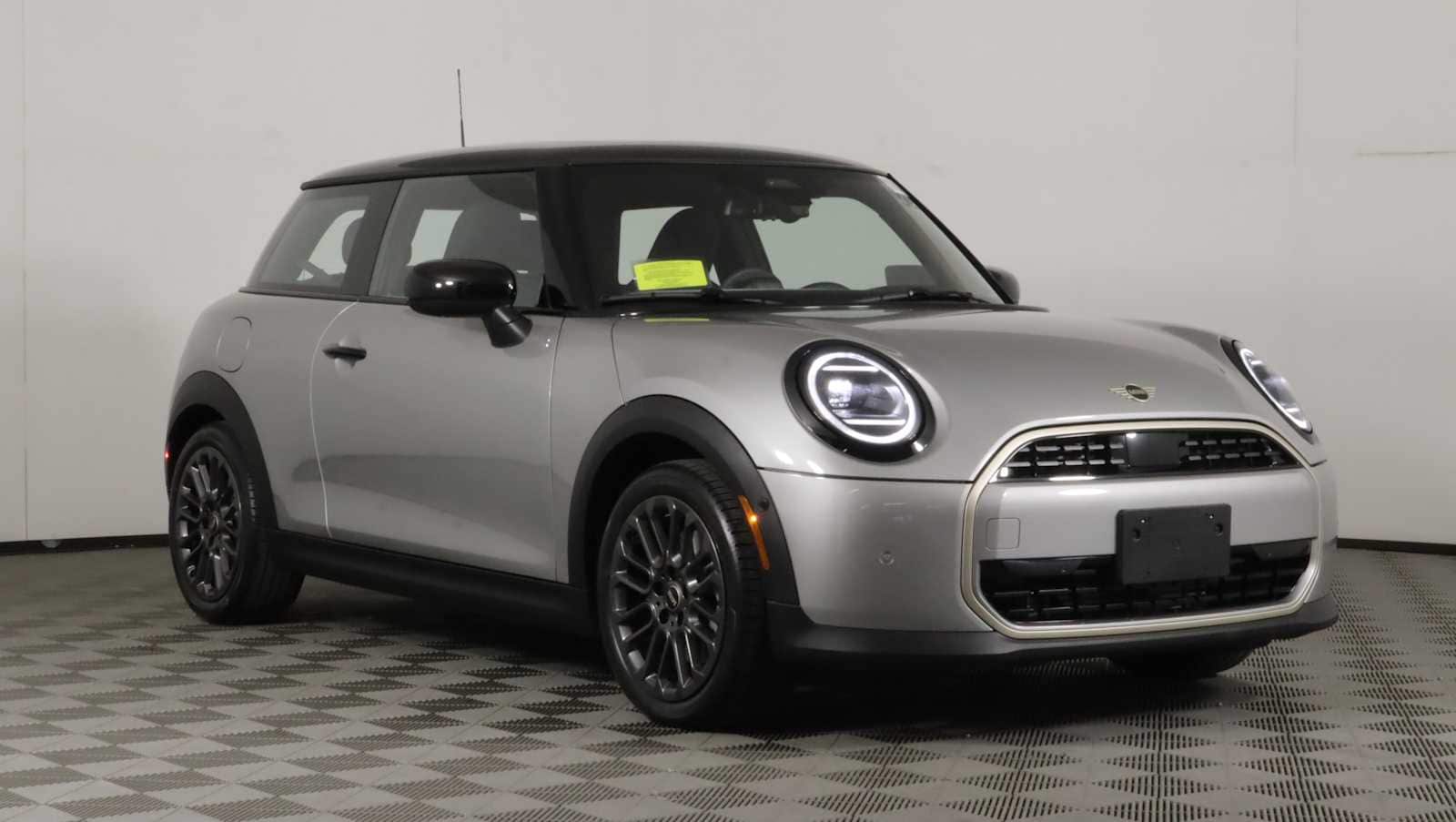 2026 MINI Hardtop's photo