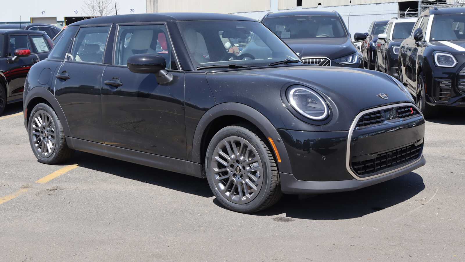 2026 MINI Hardtop Cooper S's photo