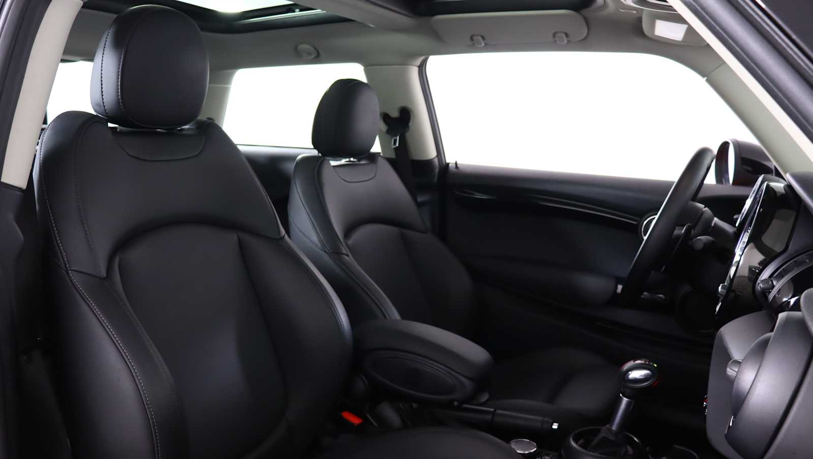 used 2019 MINI Hardtop 2 Door car, priced at $19,036