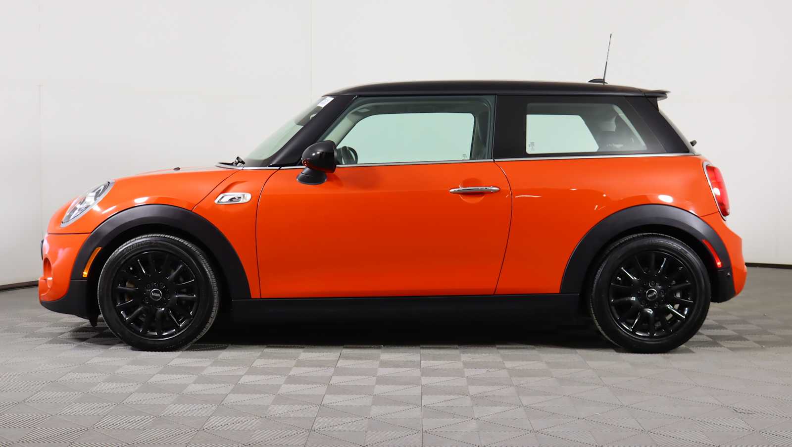 used 2019 MINI Hardtop 2 Door car, priced at $19,036